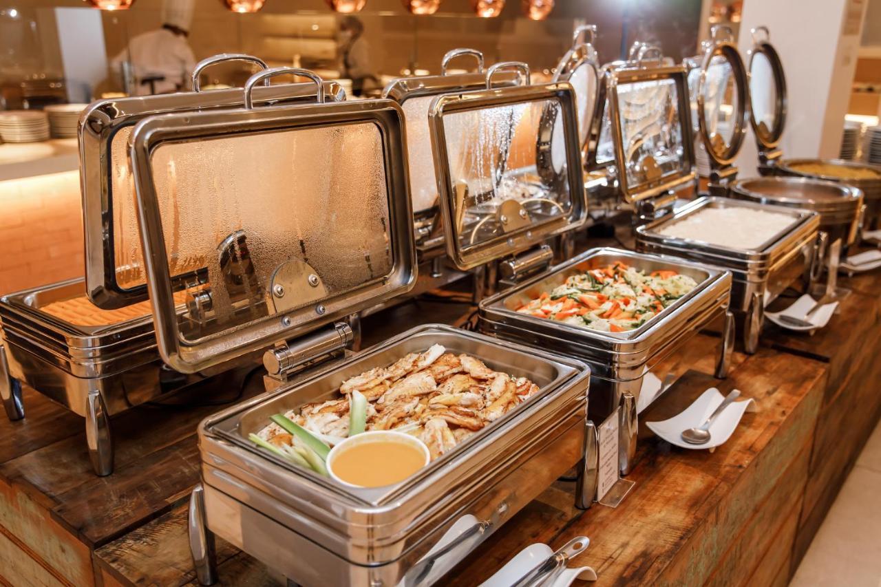 La Torre Resort All Inclusive Porto Seguro Exterior foto A chafing dish buffet