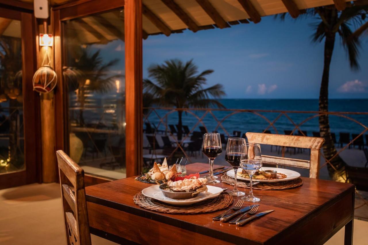 La Torre Resort All Inclusive Porto Seguro Exterior foto A restaurant at the resort